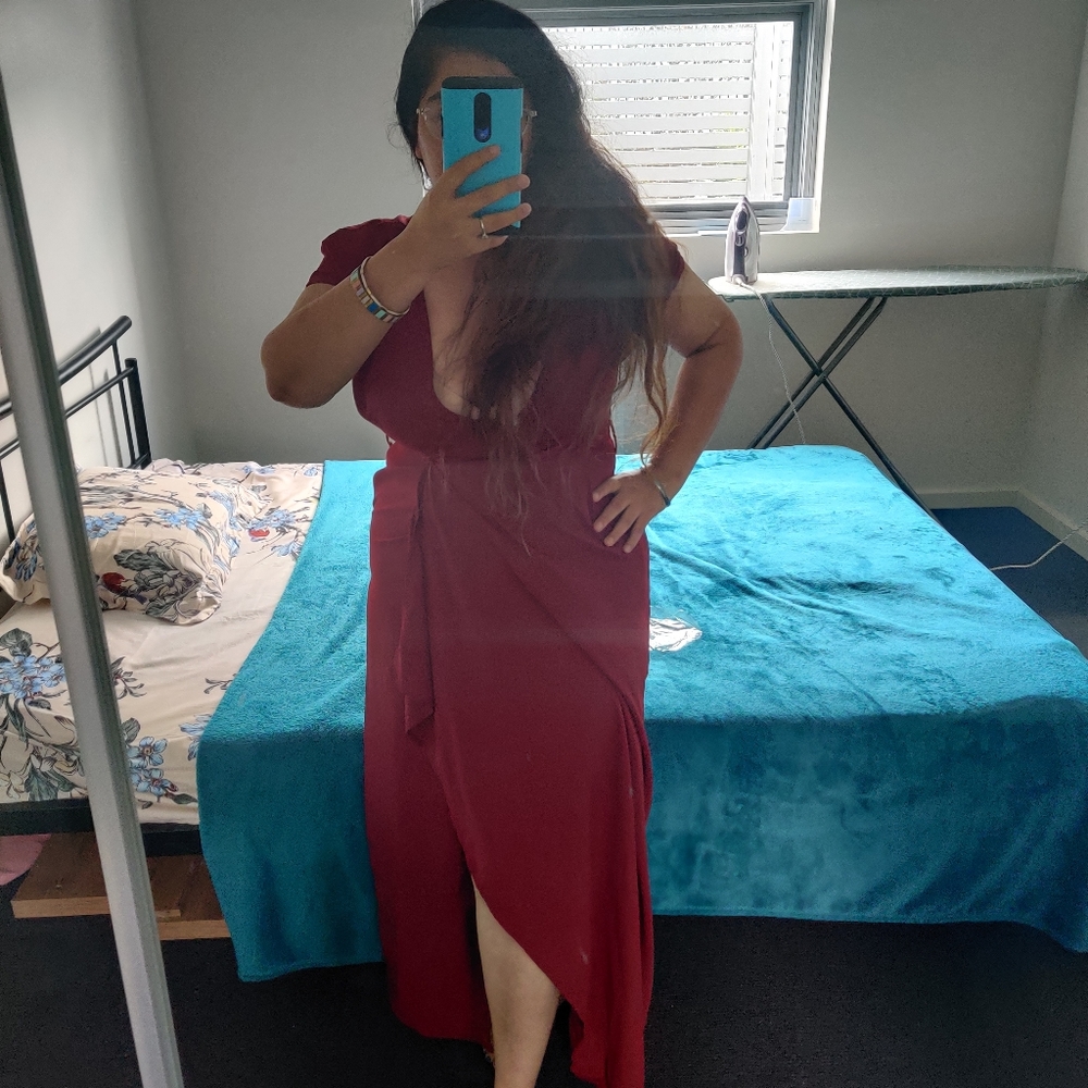 Burgundy dress - Picture 9 of 11